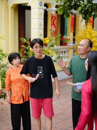 Con trai cao gần 1,8 m, thạo 3 thứ tiếng của Thu Trang đi đóng phim