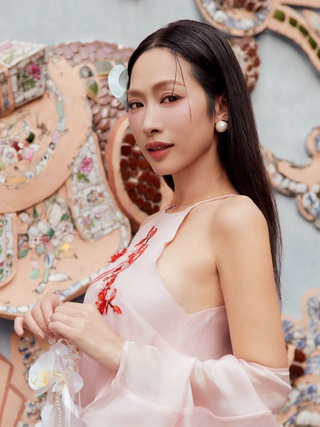 'Biểu tượng gợi cảm' thập niên 2000 Quỳnh Thy giờ ra sao?