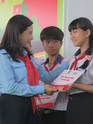 Tháng Thanh niên: Mong các bậc cha mẹ dành sự quan tâm đặc biệt đến thiếu nhi