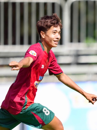 Trường ĐH Công nghệ Đồng Nai 'lĩnh ấn tiên phong' vào tứ kết: Bước ngoặt thẻ đỏ