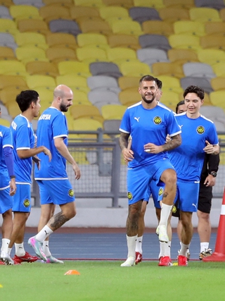 FIFA 'truy lùng ráo riết' 6 cò môi giới trong bê bối nhập tịch lậu của bóng đá Malaysia