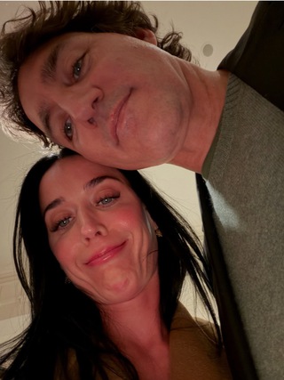 Katy Perry tạm gác công việc, dành thời gian bên cựu Thủ tướng Canada