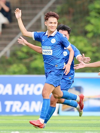 ‘Người hùng’ của đội Trường ĐH Nha Trang: ‘Không biết vì sao được vậy luôn!’