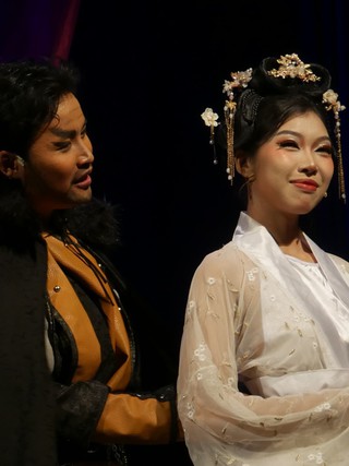 'Dưới màn son' - nhạc kịch 'giải mã' lại Truyện Kiều