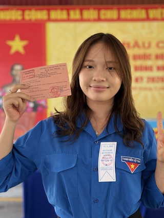 Cử tri gen Z đi bầu cử: Hồi hộp nhưng rất tự hào