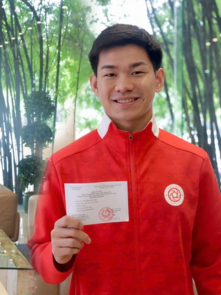 Khuất Văn Khang cùng Thể Công Viettel tham gia bầu cử, Công Phương háo hức lần đầu bỏ phiếu