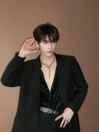 Mỹ nam phim cổ trang Trương Lăng Hách từng nặng gần 100 kg thời còn đi học