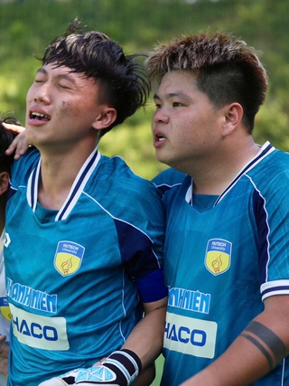 HLV Trường ĐH Công nghệ TP.HCM sáng suốt như Van Gaal, đánh bại cựu sao HAGL Đông Triều