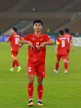 Lê Phát lỡ hẹn U.23 Việt Nam vì phải mổ khớp vai, HLV Đinh Hồng Vinh nói lời gan ruột…