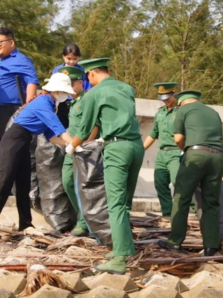 Lan tỏa tinh thần yêu nước từ chương trình 'Tháng 3 biên giới'