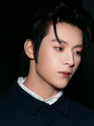 Mỹ nam phim trăm tỉ của Trấn Thành nói gì khi bị chê 'diễn đơ'?