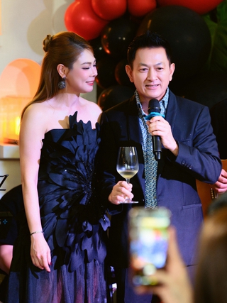 Thanh Thảo được chồng Việt kiều bay về Việt Nam làm điều đặc biệt