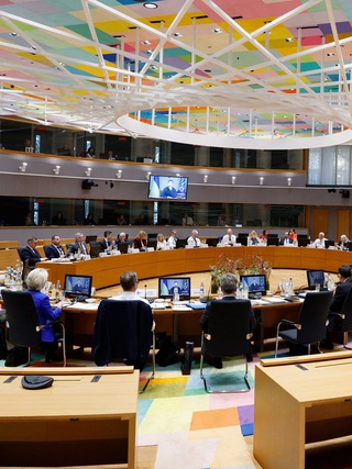 EU ra điều kiện thực thi ưu đãi thuế quan với Mỹ