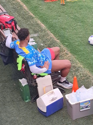 Xuân Son gặp vấn đề ở chân, bỏ dở buổi tập đầu cùng đội tuyển Việt Nam