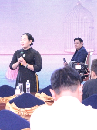 'Cha mẹ muốn con theo nghề mình nhưng về nhà là nói xấu đồng nghiệp'