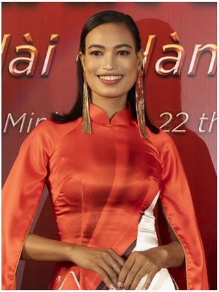 Người đẹp Ê Đê đọ sắc với Á hậu Thu Ngân