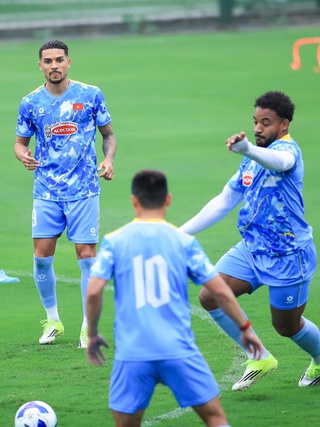 HLV Kim Sang-sik 'đọc vị' sao Ngoại hạng Anh của Bangladesh, bật mí hay về Son và Hên