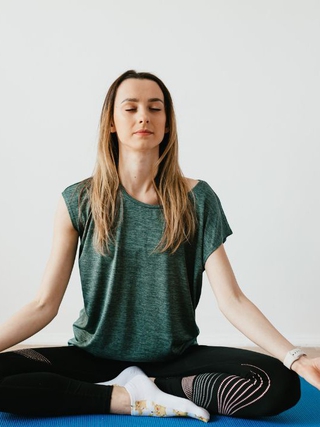 Yoga hay chạy bộ tốt cho hệ xương khớp hơn?