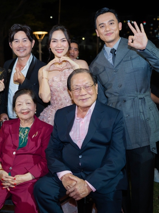 Cha mẹ Mỹ Tâm đến ủng hộ phim của Mai Tài Phến