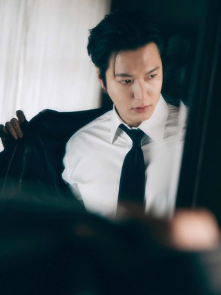 Lee Min Ho giữ vững 'ngôi vương', là sao nam nổi tiếng nhất Hàn Quốc suốt 13 năm