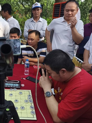 Cao thủ cờ tướng Trung Quốc bất ngờ thua ở hội làng tại Việt Nam: Lý do thật khó tin!