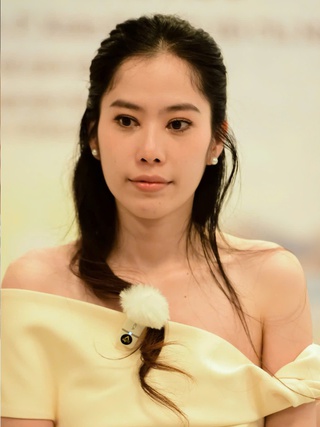 Nam Em tái xuất sau ồn ào tình cảm, khóc nức nở vì Quyền Linh