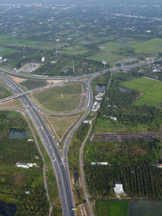 Tăng vốn đầu tư tuyến đường phát triển vùng Đồng Tháp Mười