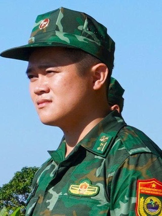 Trung úy Nguyễn Trường Minh gửi thanh xuân nơi đảo Hòn Khoai