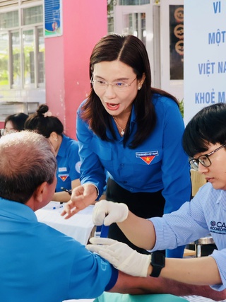 Tháng Thanh niên: Chia sẻ những khó khăn với thanh niên công nhân