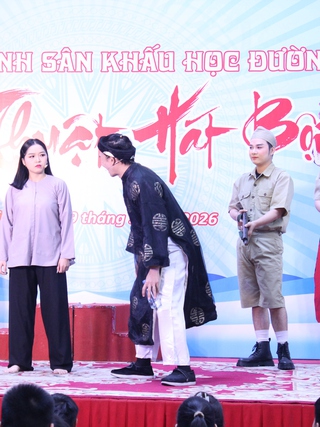 Nghệ sĩ hát bội TP.HCM mang bất ngờ tới trường học