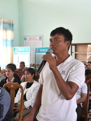 Người miền núi giãi bày nỗi lòng với ứng cử viên