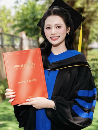 Hoa hậu Đinh Như Phương tốt nghiệp thạc sĩ