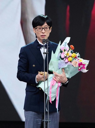 Khán giả thắc mắc khi 'MC quốc dân' Yoo Jae Suk trượt đề cử Baeksang lần 62