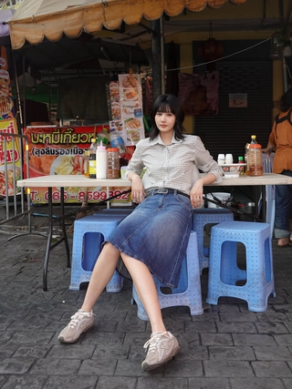 Chân váy denim 'khuấy đảo' phong cách thời trang mùa hè
