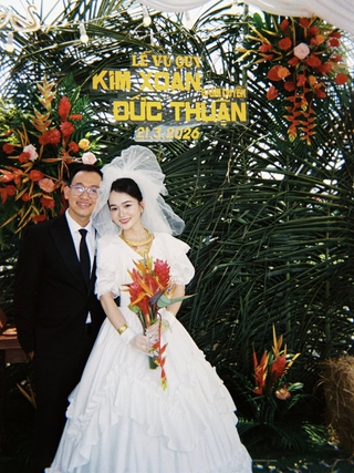 Cô dâu cùng gia đình tự trang trí đám cưới và thành quả gây bất ngờ