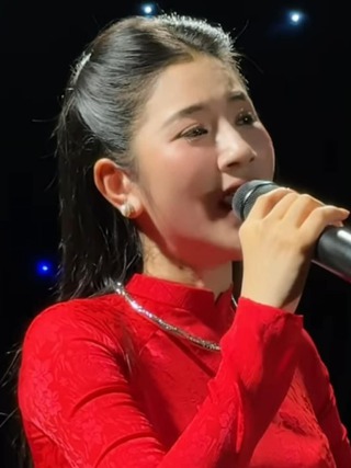 Ca sĩ Tố My đăng clip đính chính