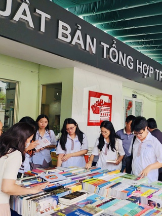 Người trẻ và văn hóa đọc: Đọc sách không cô đơn