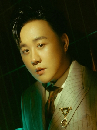 Trung Quân Idol cúi đầu xin lỗi nữ bác sĩ bị mình hành hung