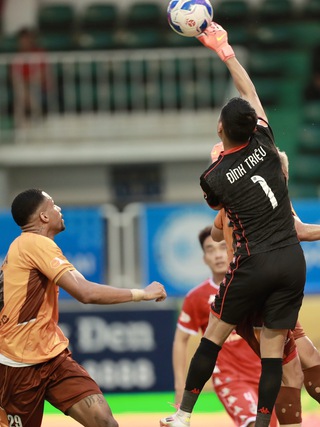 Đình Triệu cùng Trung Kiên hóa… ‘người nhện’, HAGL bị Hải Phòng chia điểm đầy tiếc nuối