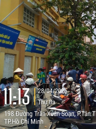 Nhiều học sinh, bảo mẫu Trường tiểu học Đặng Thùy Trâm, TP.HCM nghi ngộ độc thực phẩm