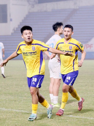 Đội bóng triệu đô của cố vấn Park Hang-seo tiến sát vé thăng hạng V-League