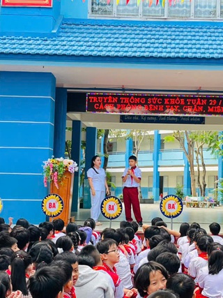 Có hay không 100 học sinh Trường tiểu học Bình Quới Tây (TP.HCM) sốt, ói, nhập viện?