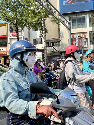 Nắng nóng gay gắt tới mức nhức cả đầu: Cẩn trọng với những điều này…