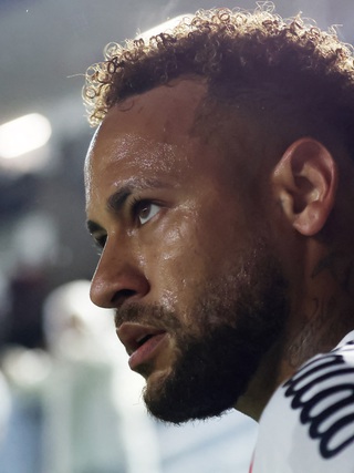 Chiếc áo gây sốt của Neymar: Sẽ cùng đội tuyển Brazil dự World Cup 2026?