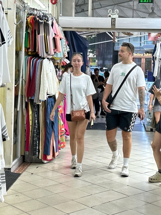 Khách đến Việt Nam tiêu gì?: Bỏ trống 'mảnh đất màu mỡ' từ mua sắm