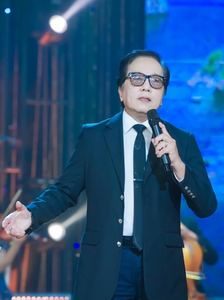 Elvis Phương ra mắt ca khúc mới ở tuổi 81