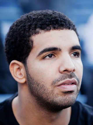 Drake xô đổ kỷ lục lịch sử của Michael Jackson