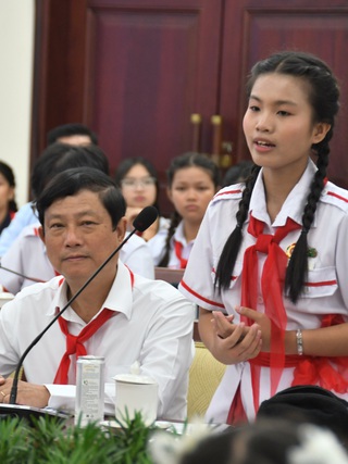 Thực phẩm bẩn khiến học sinh TP.HCM lên tiếng, đề xuất 'tem đổi màu' gây bất ngờ