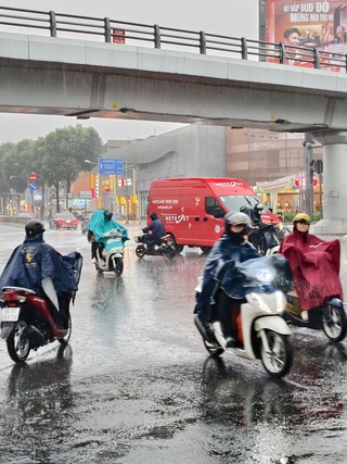 Nam bộ sắp vào mùa mưa, miền Bắc và miền Trung chuẩn bị đón nắng nóng