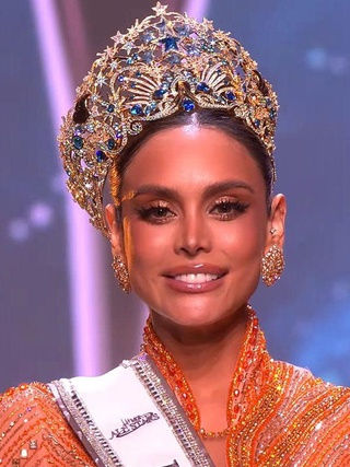 Vẻ quyến rũ của mỹ nhân Colombia vừa đăng quang MGI All stars